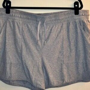 Women’s Essential Grey Athleisure Gym Shorts Size XXXL (22)